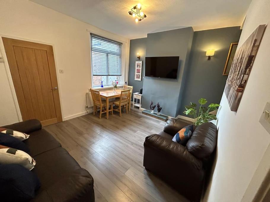Spacious Homely 3 Bed Property Newcastle-under-Lyme Luaran gambar