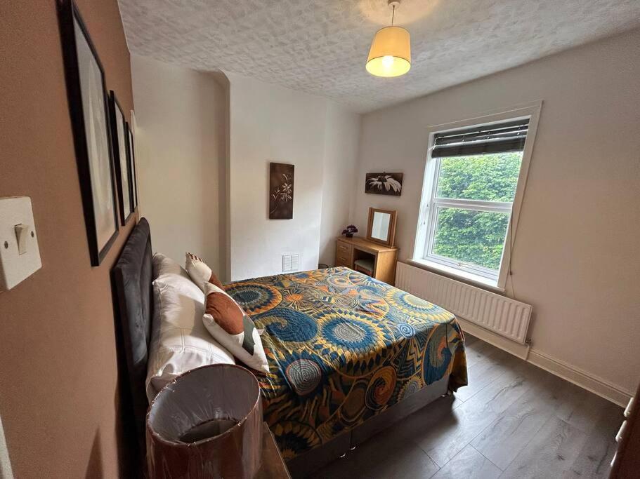 Spacious Homely 3 Bed Property Newcastle-under-Lyme Luaran gambar
