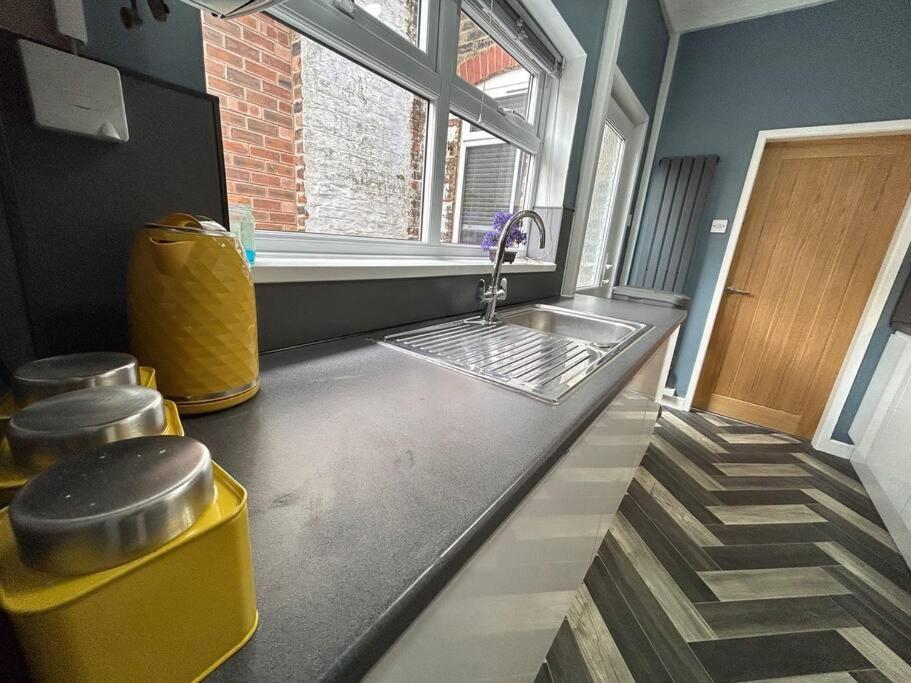 Spacious Homely 3 Bed Property Newcastle-under-Lyme Luaran gambar